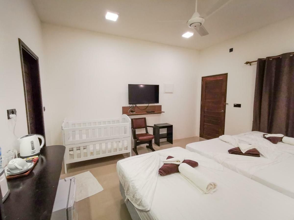 Summer Inn Thoddoo Luaran gambar